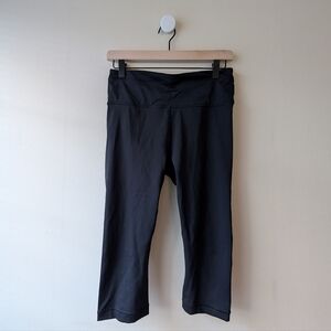 Athleta Black Accelerate Crop Legging M